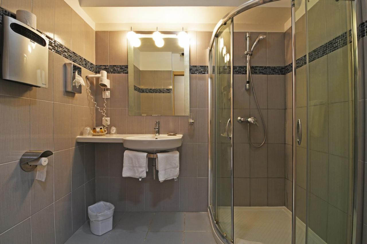 Hotel Tettola Saint-Florent  Ngoại thất bức ảnh