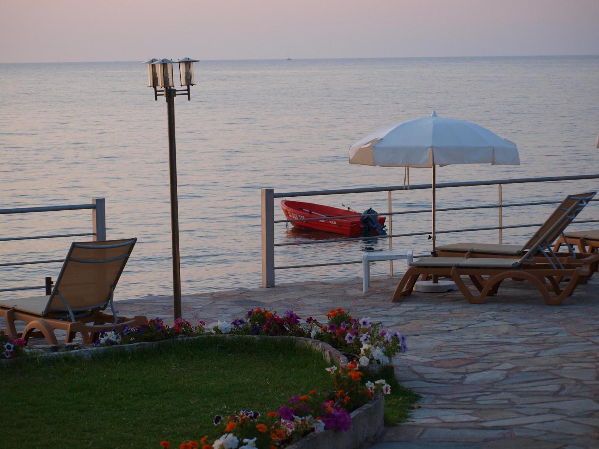 Hotel Tettola Saint-Florent  Ngoại thất bức ảnh